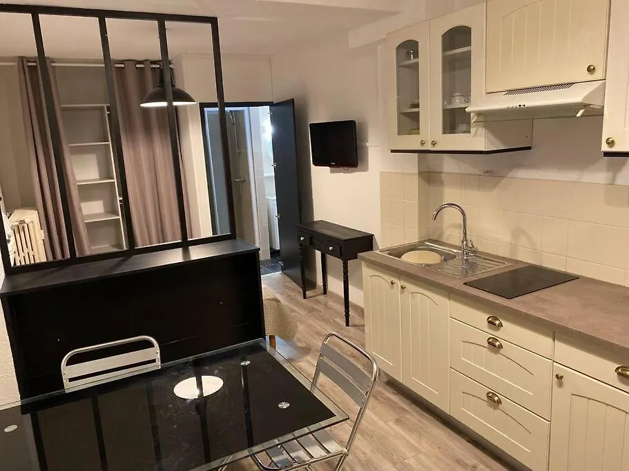 Studio Aix Les Bains 엑스레뱅 0*,  프랑스